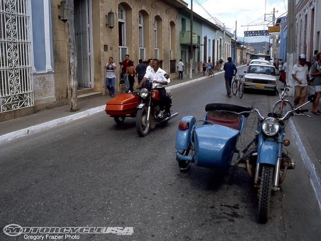 Ngam nhung chiec moto co tren duong pho Cuba-Hinh-11