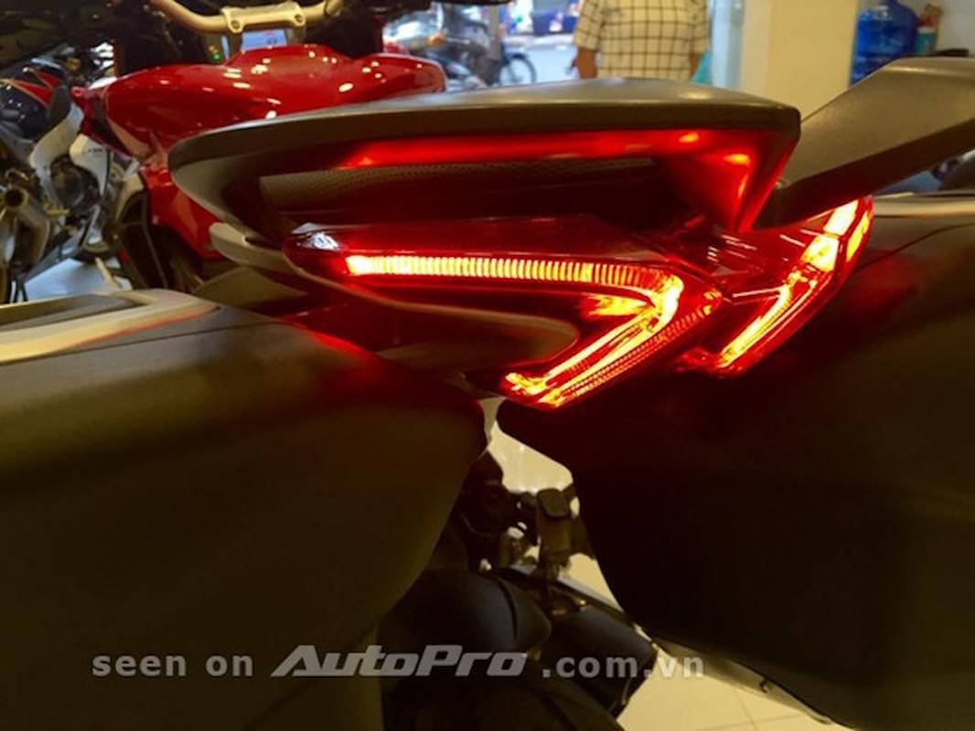 MV Agusta Turismo Veloce 800 ban gioi han da ve Viet Nam-Hinh-13