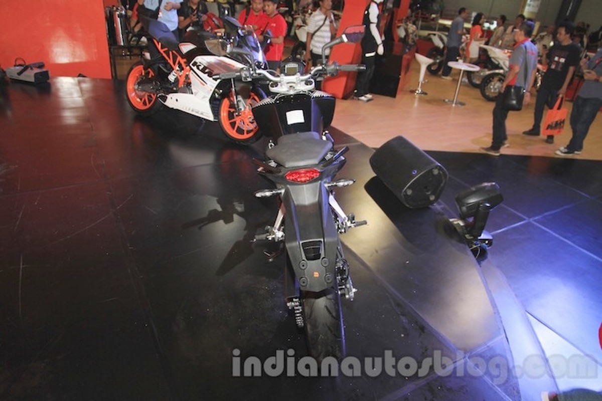 Soi chi tiet KTM Duke va RC 250 vua ra mat tai Indonesia-Hinh-5
