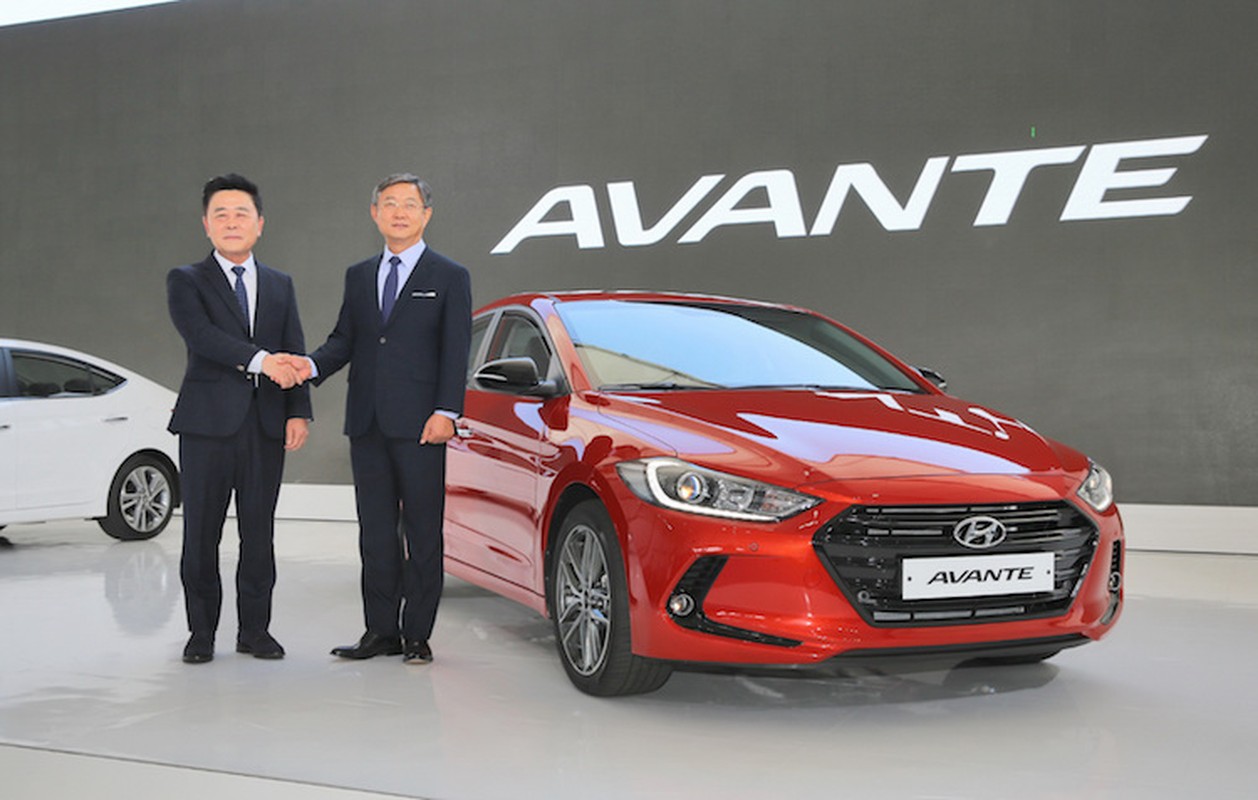 Hyundai chinh thuc ra mat compact sedan Avante the he moi