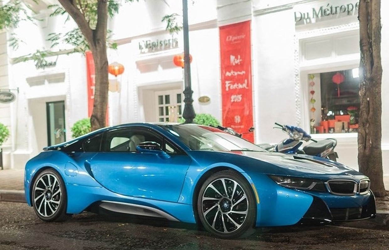 BMW i8 hang doc Viet Nam vua lan banh da 