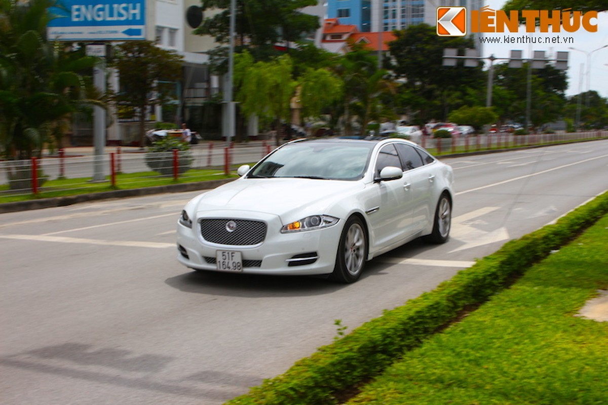 Dan xe sang tien ty Jaguar Land Rover xuat hien tai Hai Phong-Hinh-7