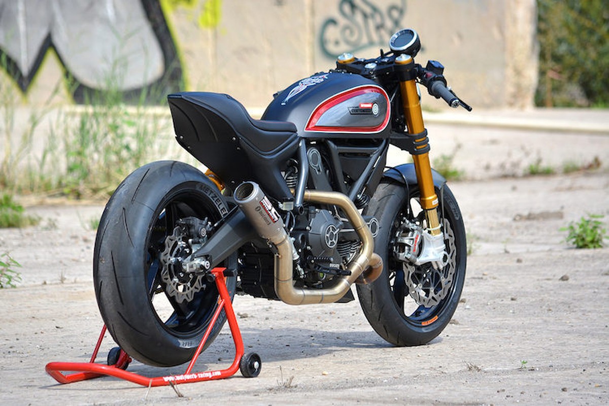 Ngam Ducati Scrambler phong cach cafe racer 