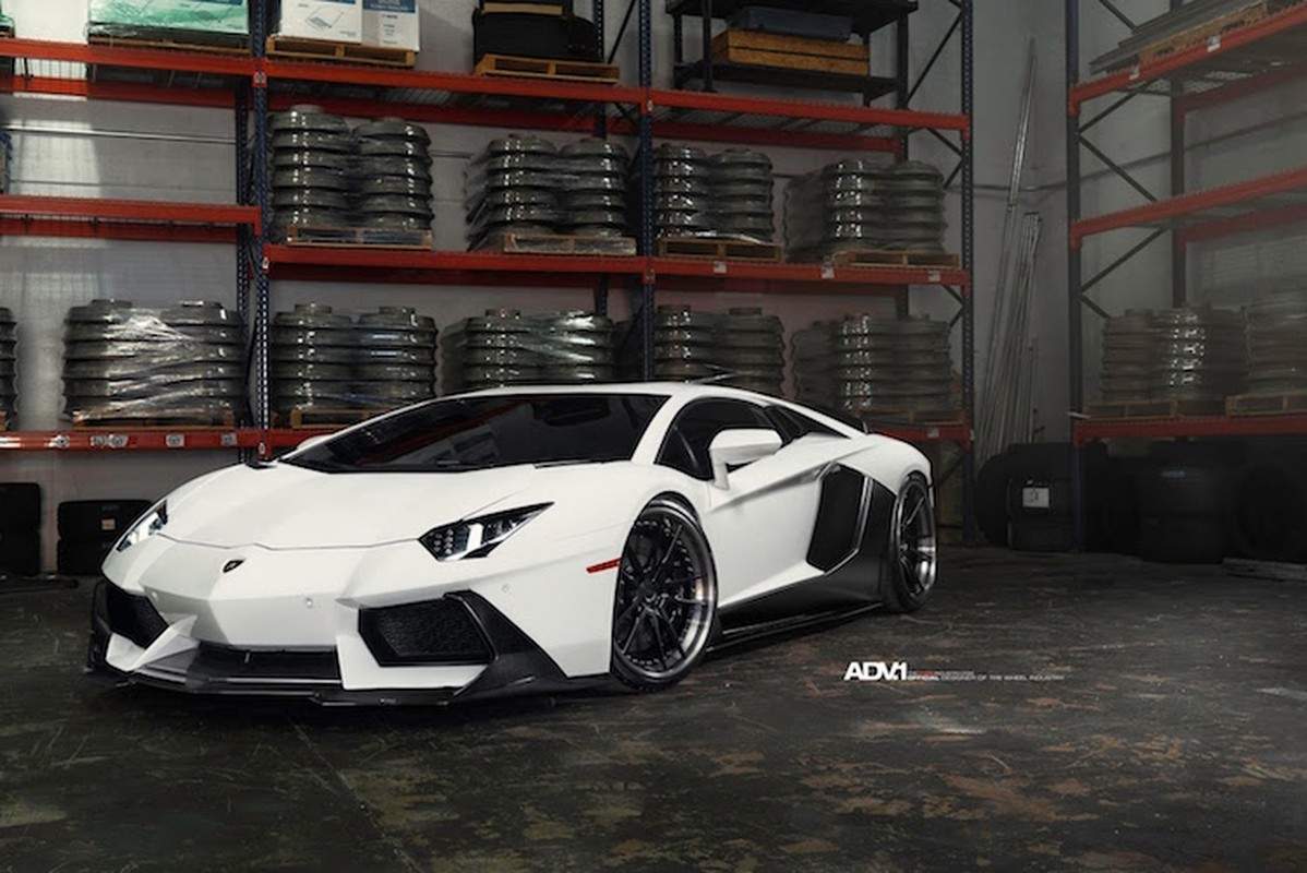 Lamborghini Aventador tro lai voi ban do Vorsteiner