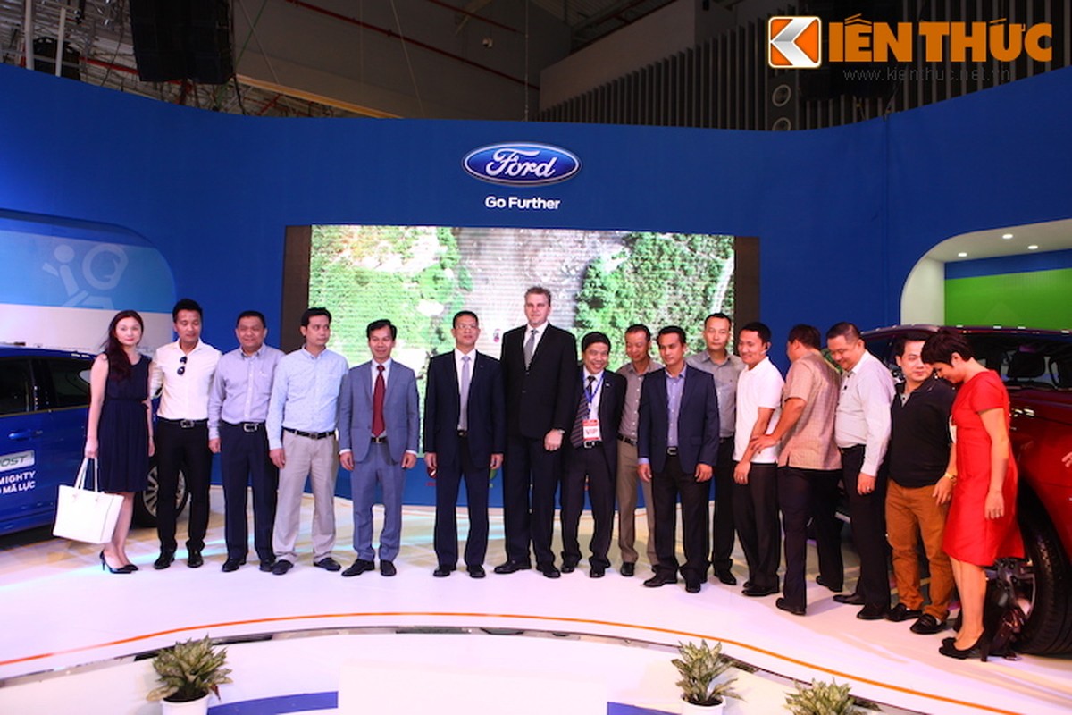 Ford Viet Nam “chao hang” 2 xe moi tai trien lam VMS 2015-Hinh-11