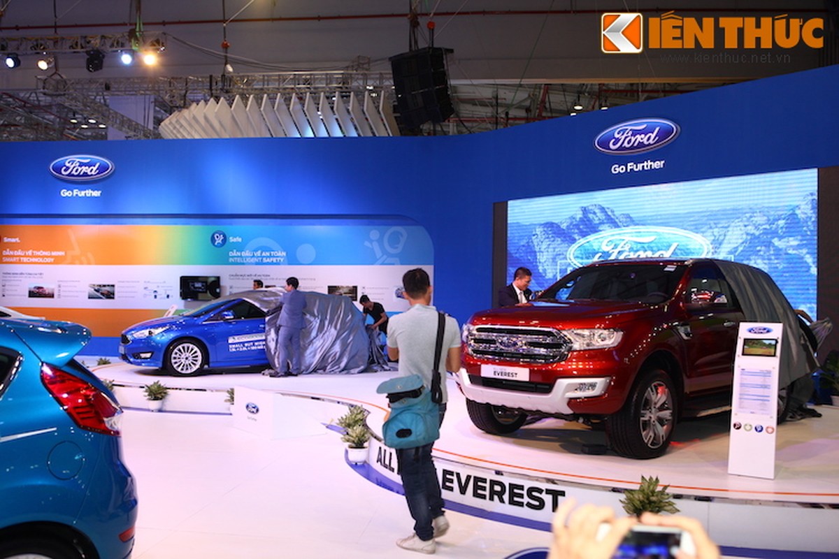 Ford Viet Nam “chao hang” 2 xe moi tai trien lam VMS 2015-Hinh-2