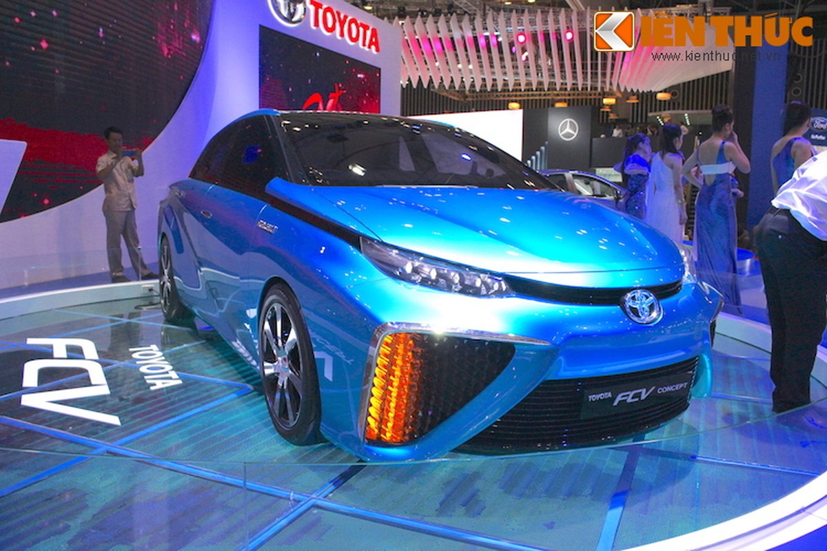 Soi xe xanh “cuc ky dac biet” Toyota FCV tai VMS 2015