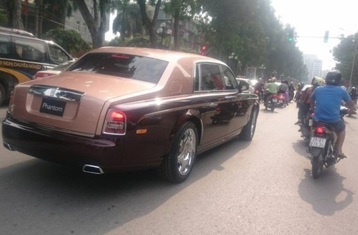 Rolls-Royce Phantom Lua Thieng 51 ty dao pho Ha Noi