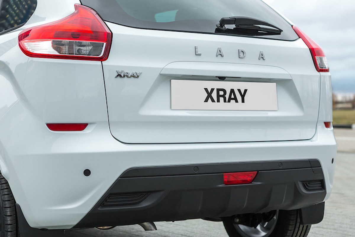 Soi Lada XRay “dau” Hyundai i20 Active gia chi 180 trieu-Hinh-6