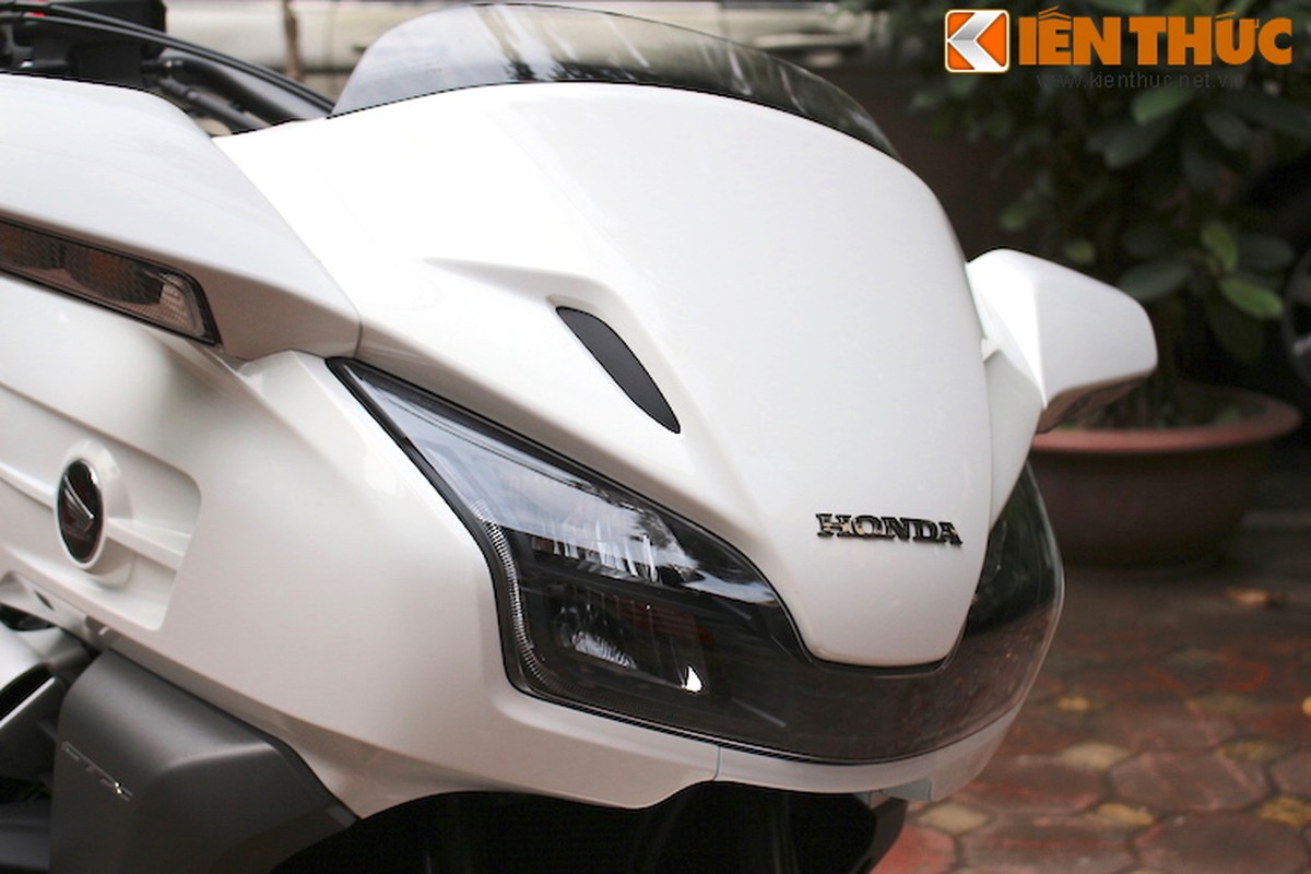 Can canh “sa-long di dong” Honda CTX1300 tai Viet Nam-Hinh-4