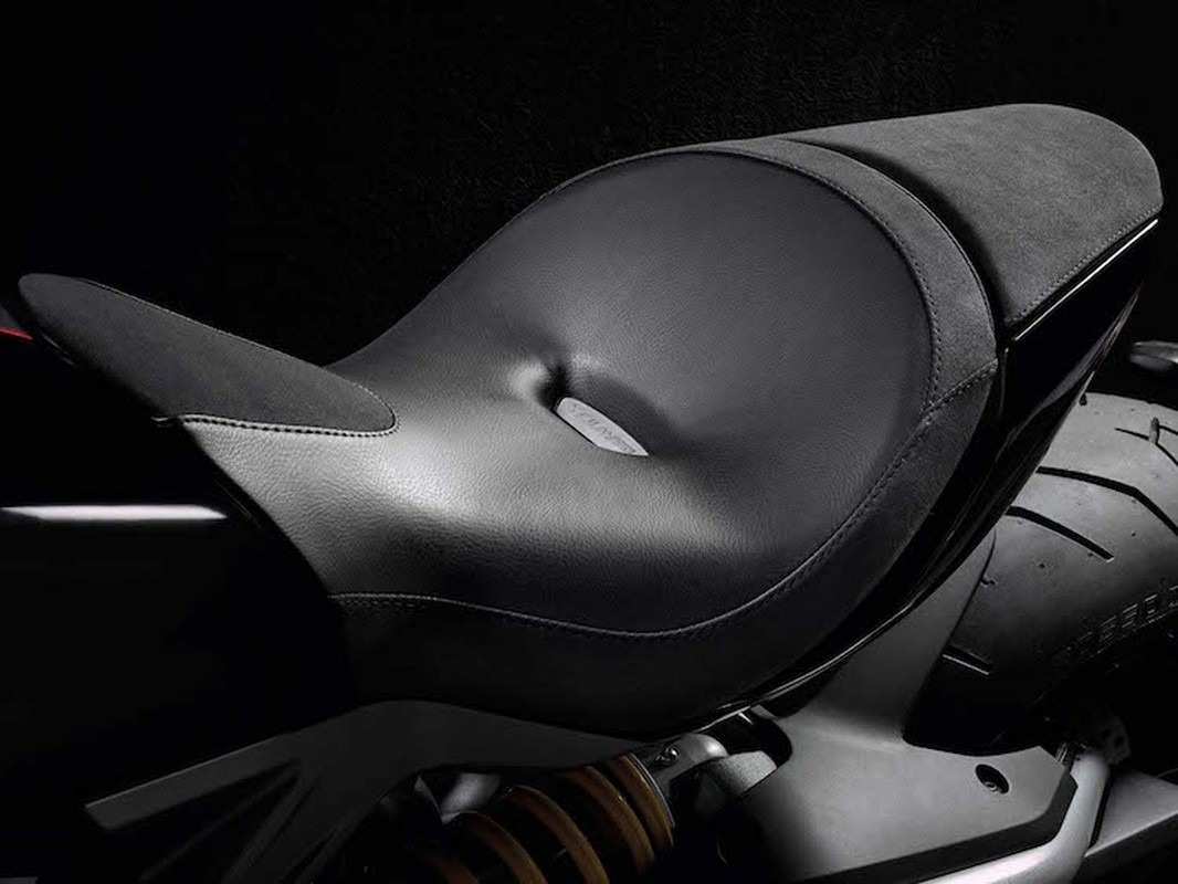 Ducati XDiavel - doi thu truc tiep cua Harley V-Rod Muscle-Hinh-6