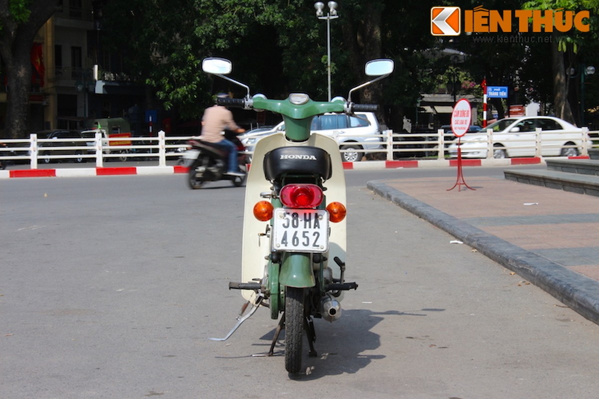 Ngam “co vat hang hiem” Honda C50 Dame 1967 tai Ha Noi-Hinh-5