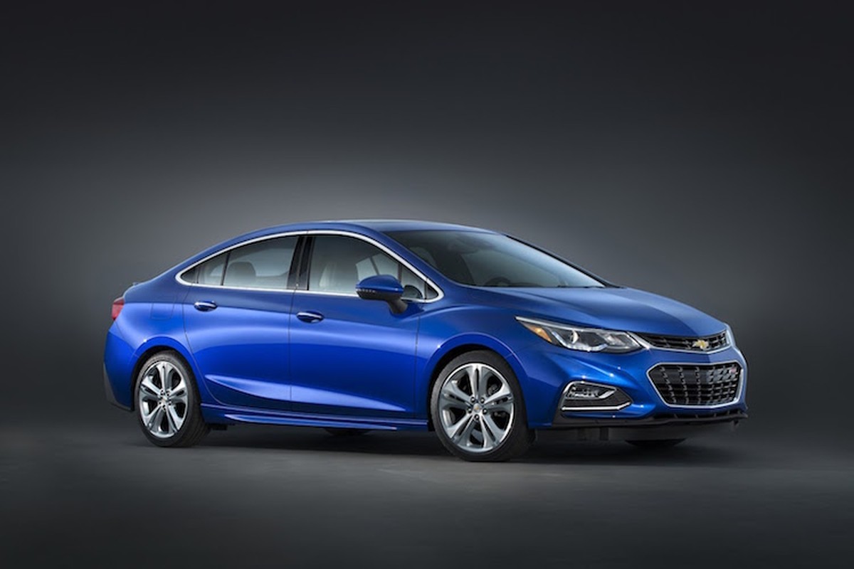 Re hon Honda Civic 45 trieu, Chevrolet Cruze 2016 co gi?