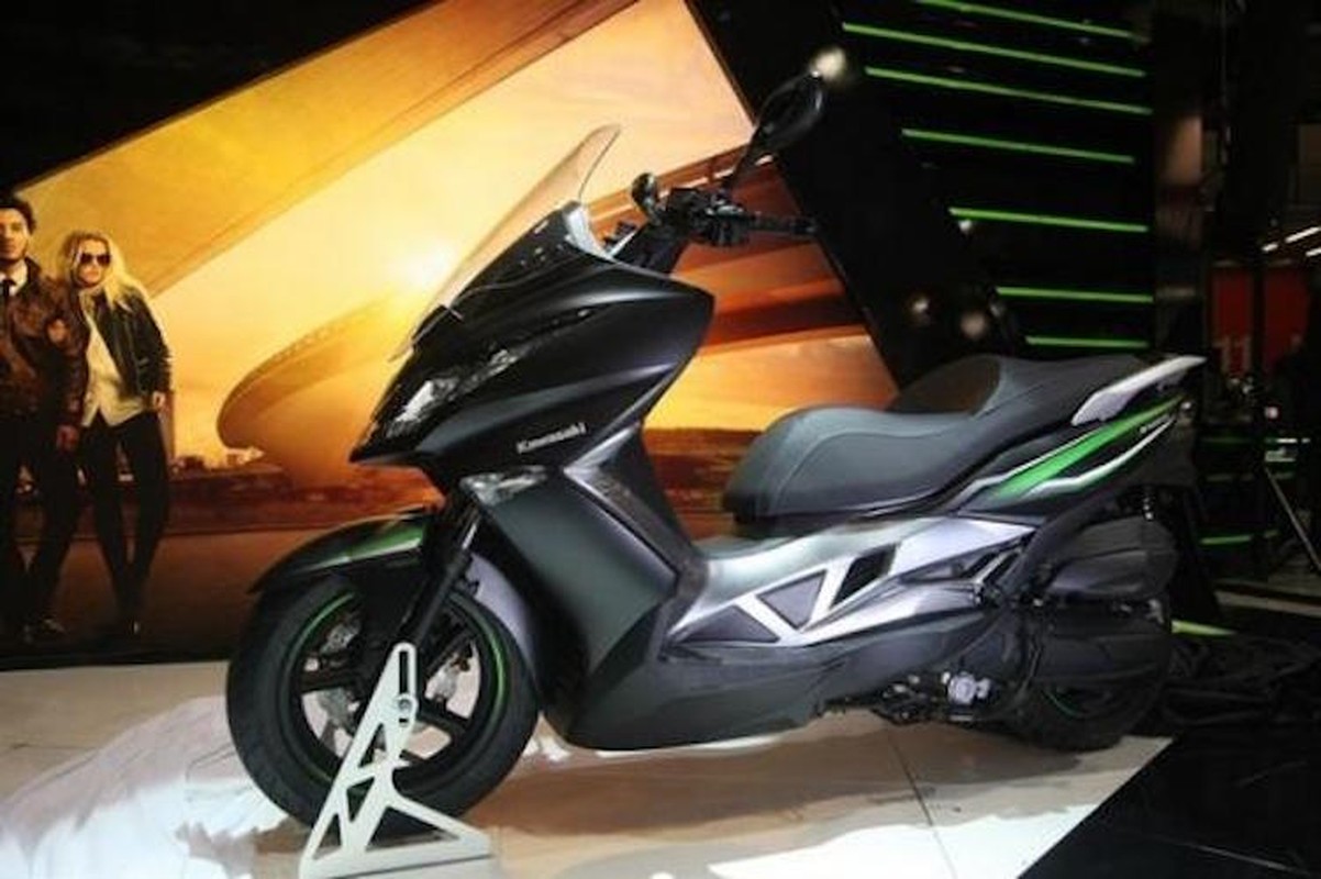 Kawasaki ra mat xe tay ga J125 “dau” Honda PCX