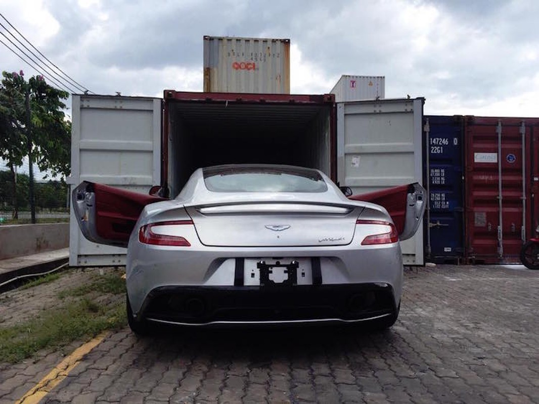 Chi tiet sieu xe Aston Martin Vanquish dau tien ve Viet Nam-Hinh-5