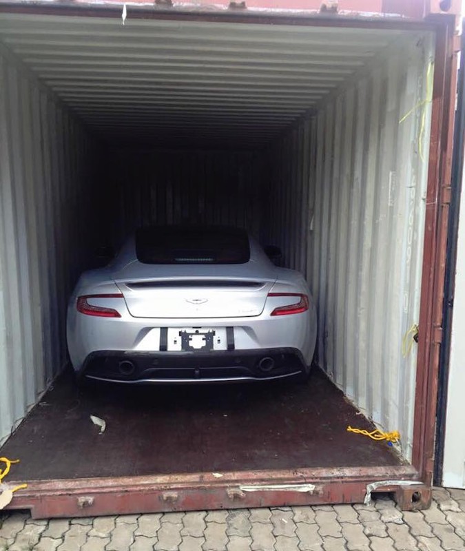 Chi tiet sieu xe Aston Martin Vanquish dau tien ve Viet Nam