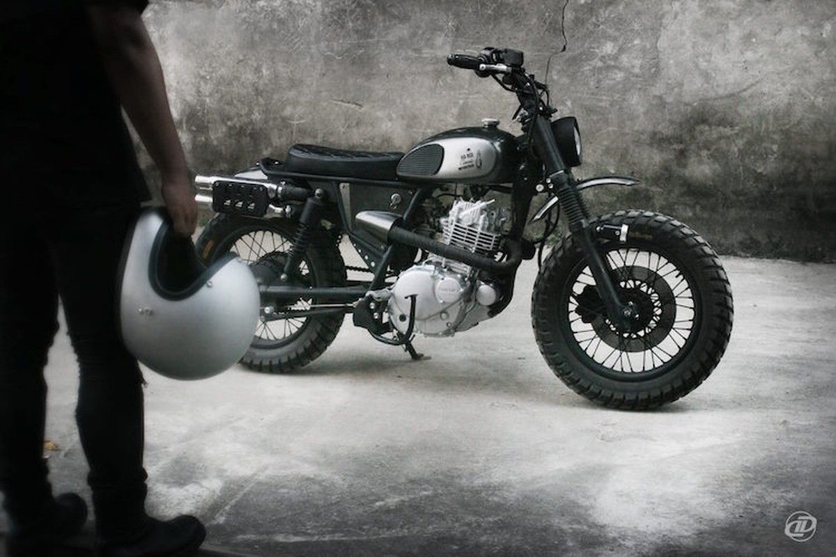 Suzuki GN250 Scrambler 