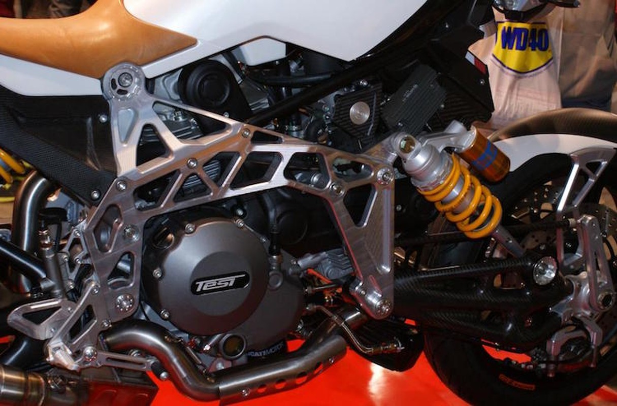 Ra mat moto voi he thong lai cuc “doc” Bimota Tesi 3D-Hinh-7