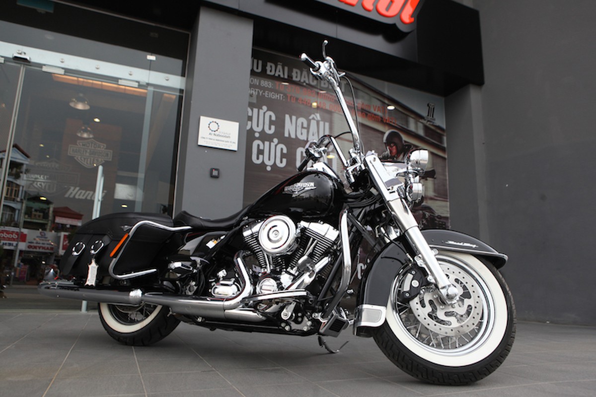 Harley-Davidson Road King Classic “full do choi” tai Ha Noi