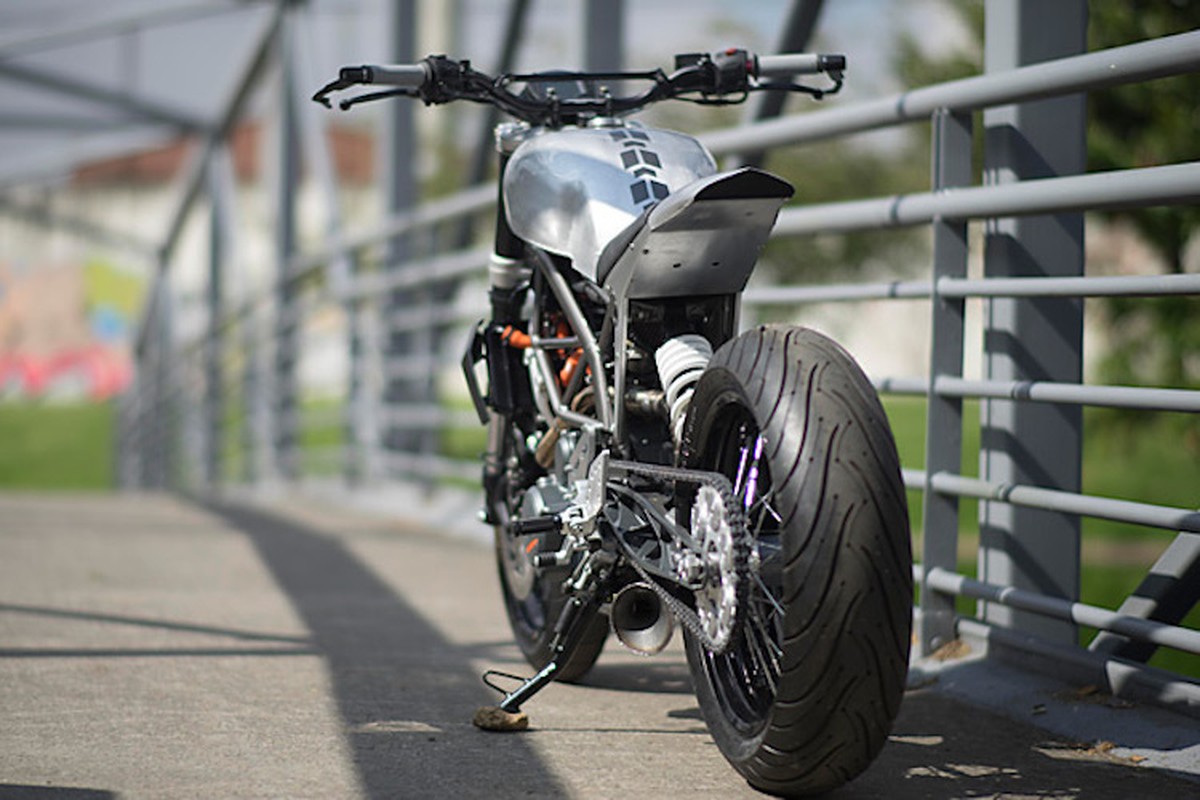 Doc dao KTM Duke 390 do “lai” streetfighter va Motard-Hinh-6