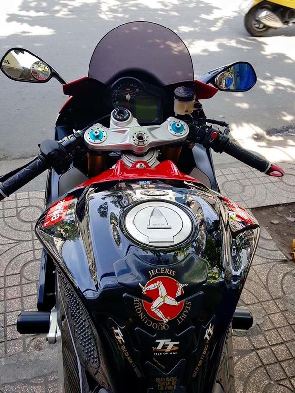 Sieu moto Aprilia RSV4 len 