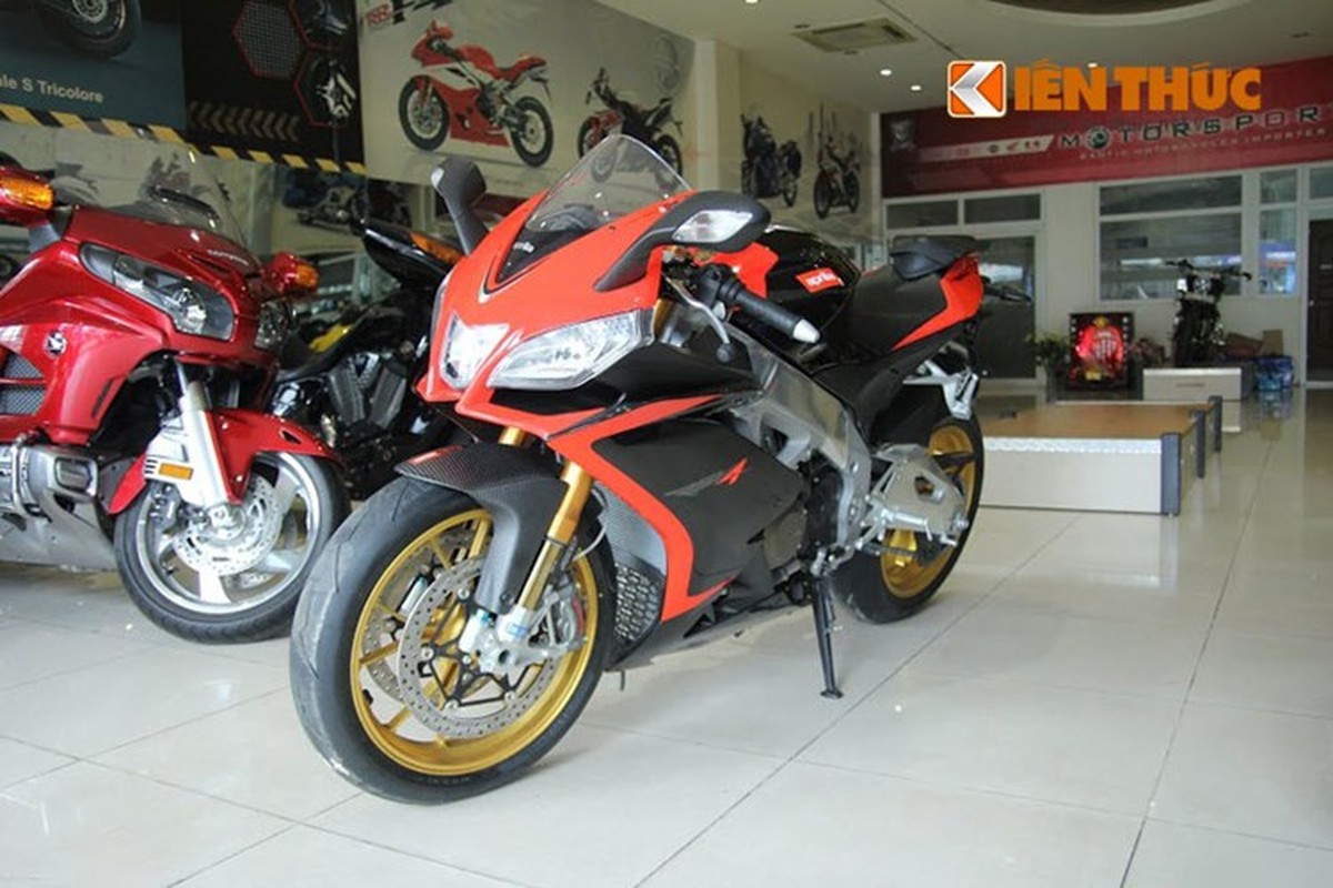 Sieu moto Aprilia RSV4 len 