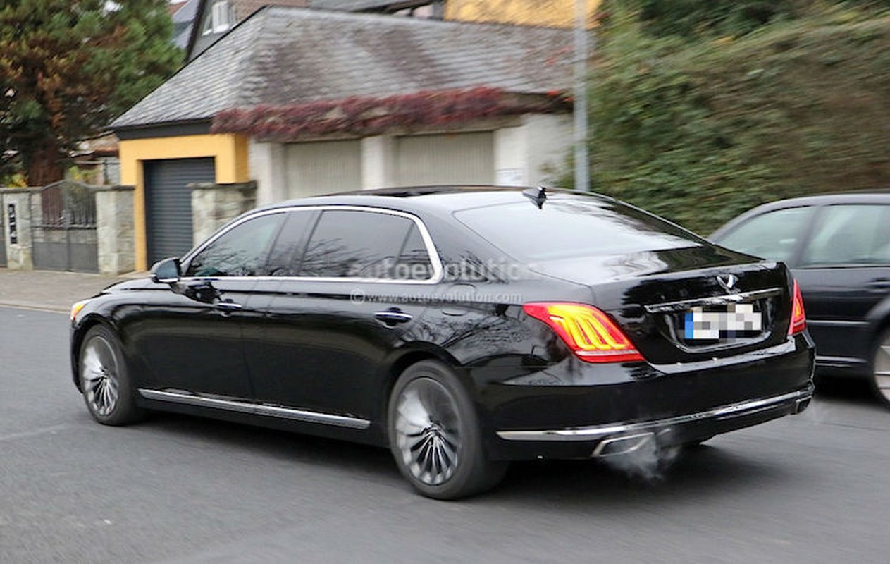 Xe sang Mercedes S600 Maybach sap co doi thu tu Genesis-Hinh-5