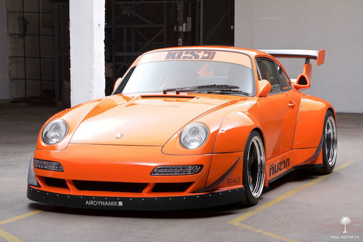 Can canh Porsche 911 do widebody “xac Duc, hon My“