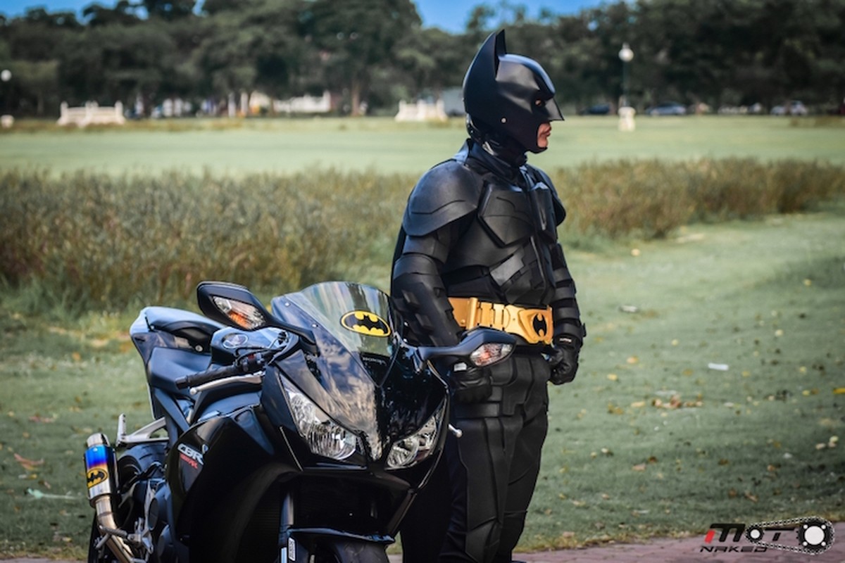 Sieu anh hung Batman chay moto CBR1000RR di tu thien-Hinh-4