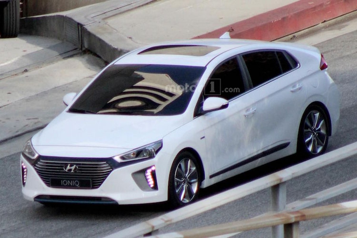 “Xe xanh” Hyundai Ioniq, doi thu truc tiep voi Toyota Prius-Hinh-3