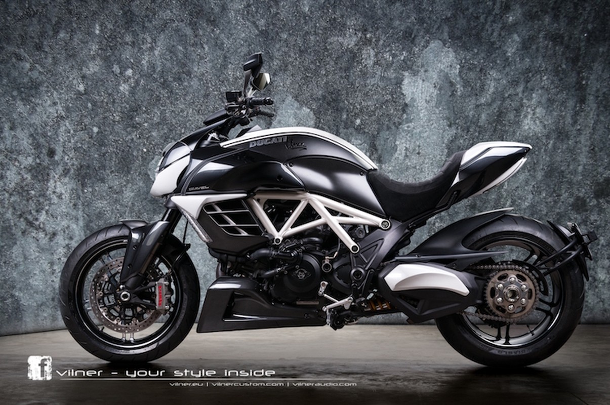 Ducati Diavel AMG “hang thua” cuc chat, khong dung hang