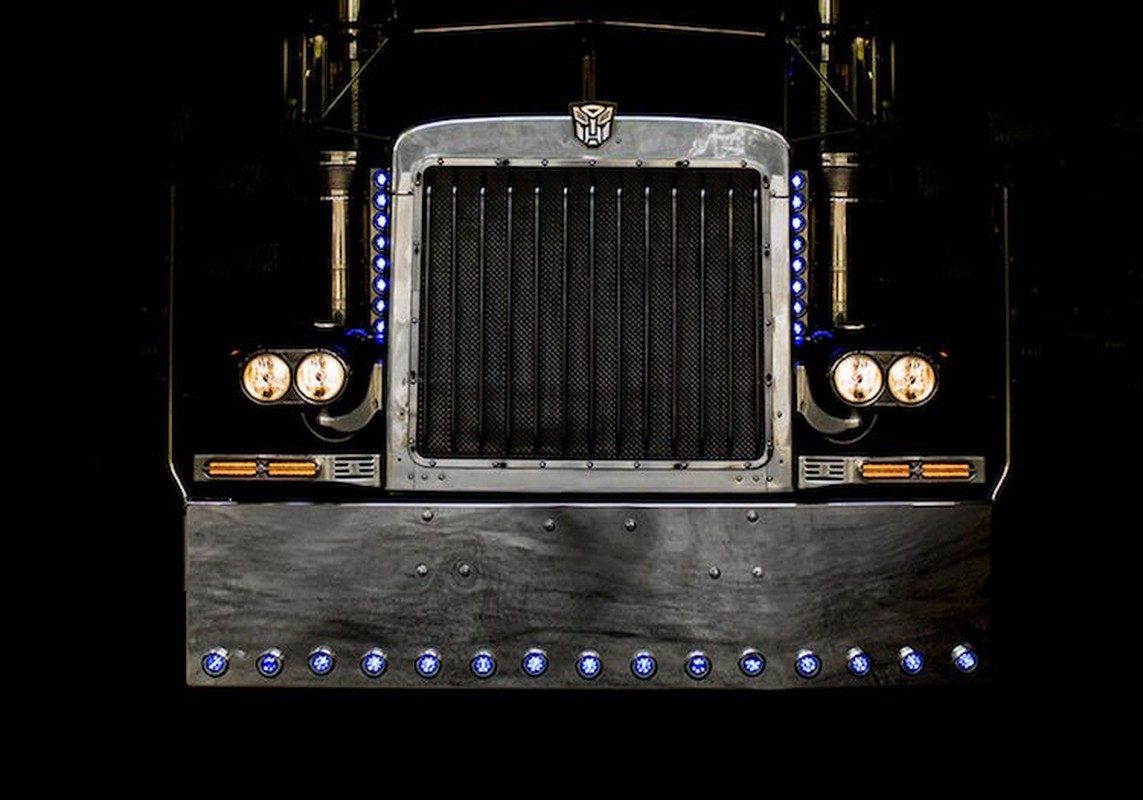 Can canh “sieu xe dau keo” Optimus trong Transformers-Hinh-3