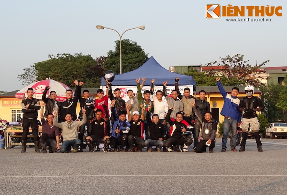 Xem biker luyen ky nang tren 