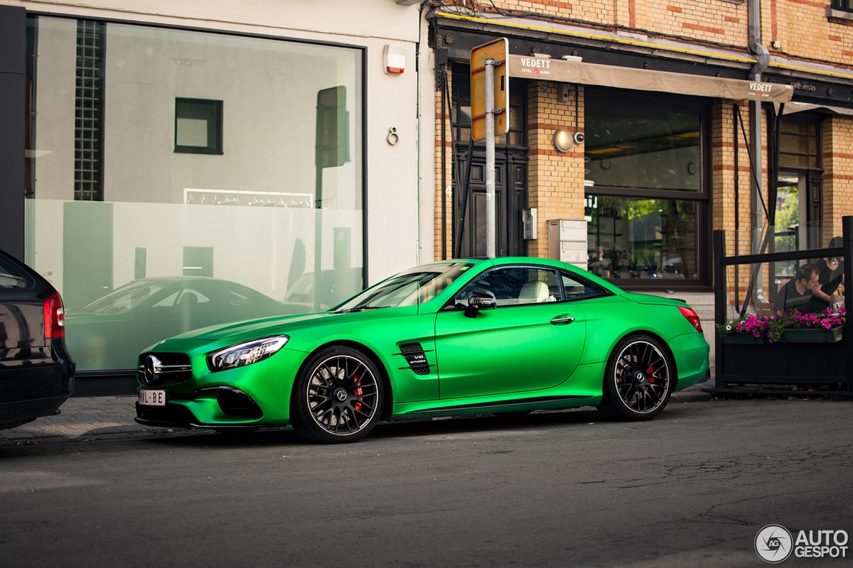 Mercedes-Benz SL63 AMG xanh com day “sang chanh”