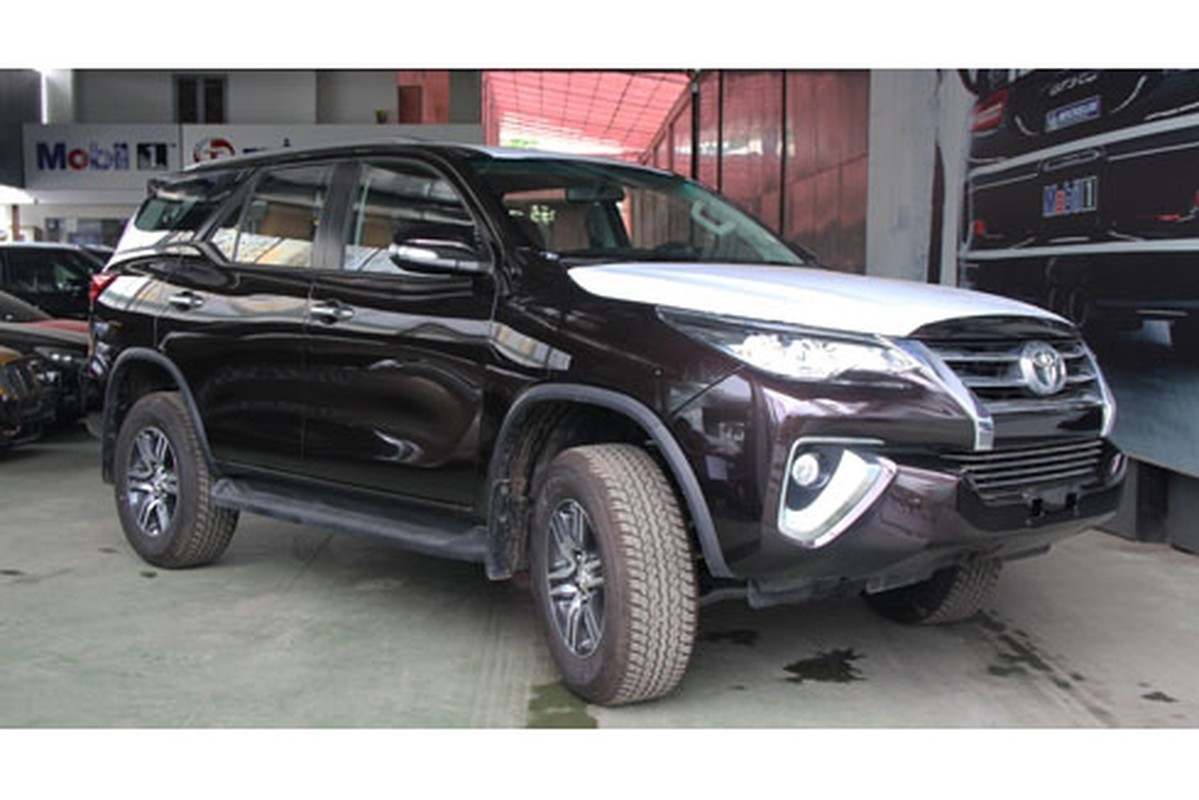 Toyota Fortuner 2017 ban Trung Dong hon 2 ty tai Sai Gon-Hinh-2