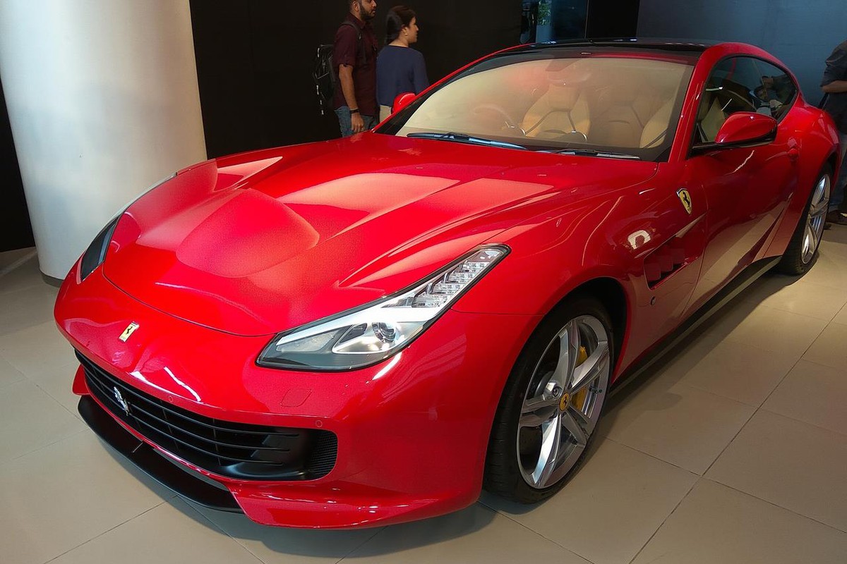 Sieu xe 4 cho Ferrari GTC4Lusso &quot;dat lop&quot; toi An Do-Hinh-2