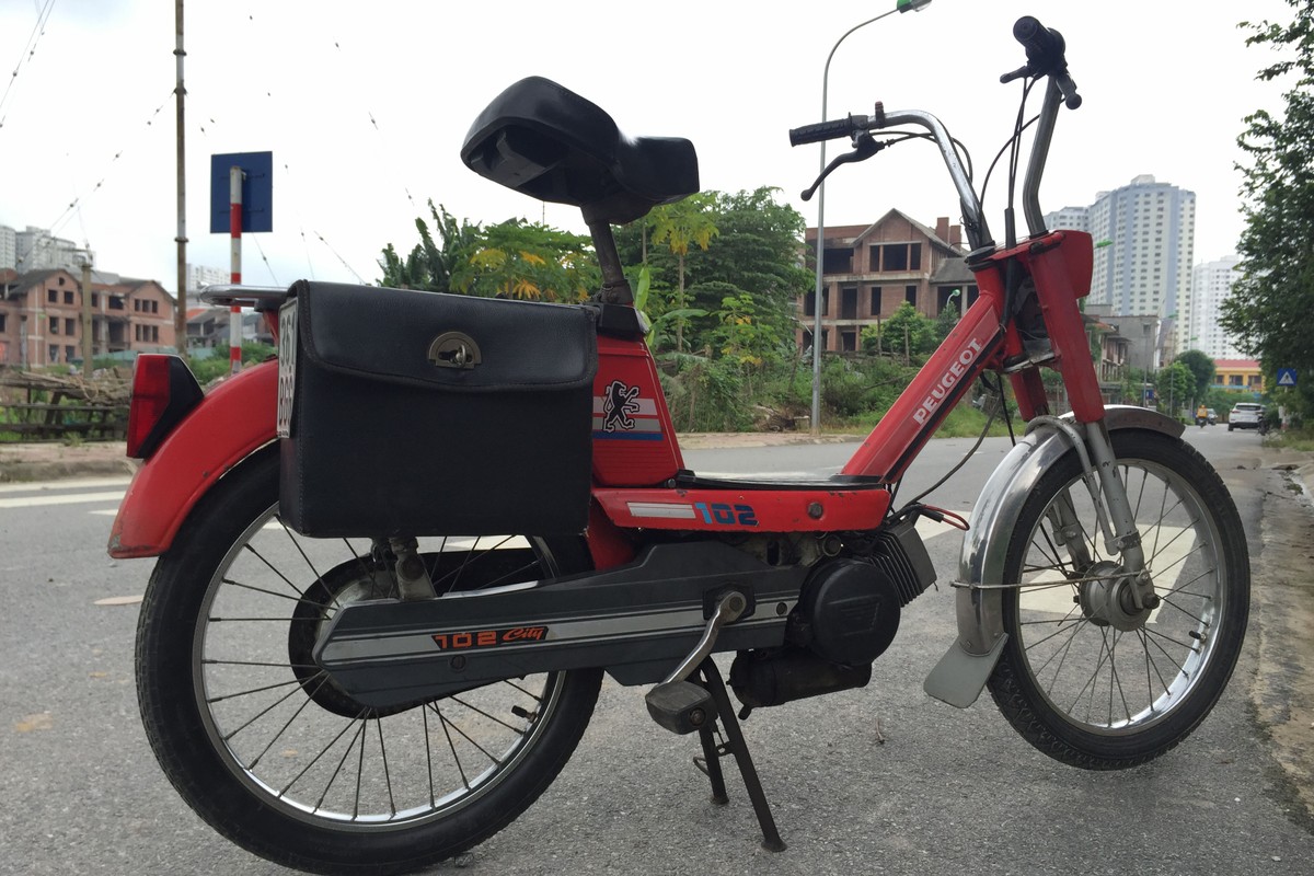 Huyền thoại xe máy Peugeot 102 giá 10 triệu đồng ở Hà Nội