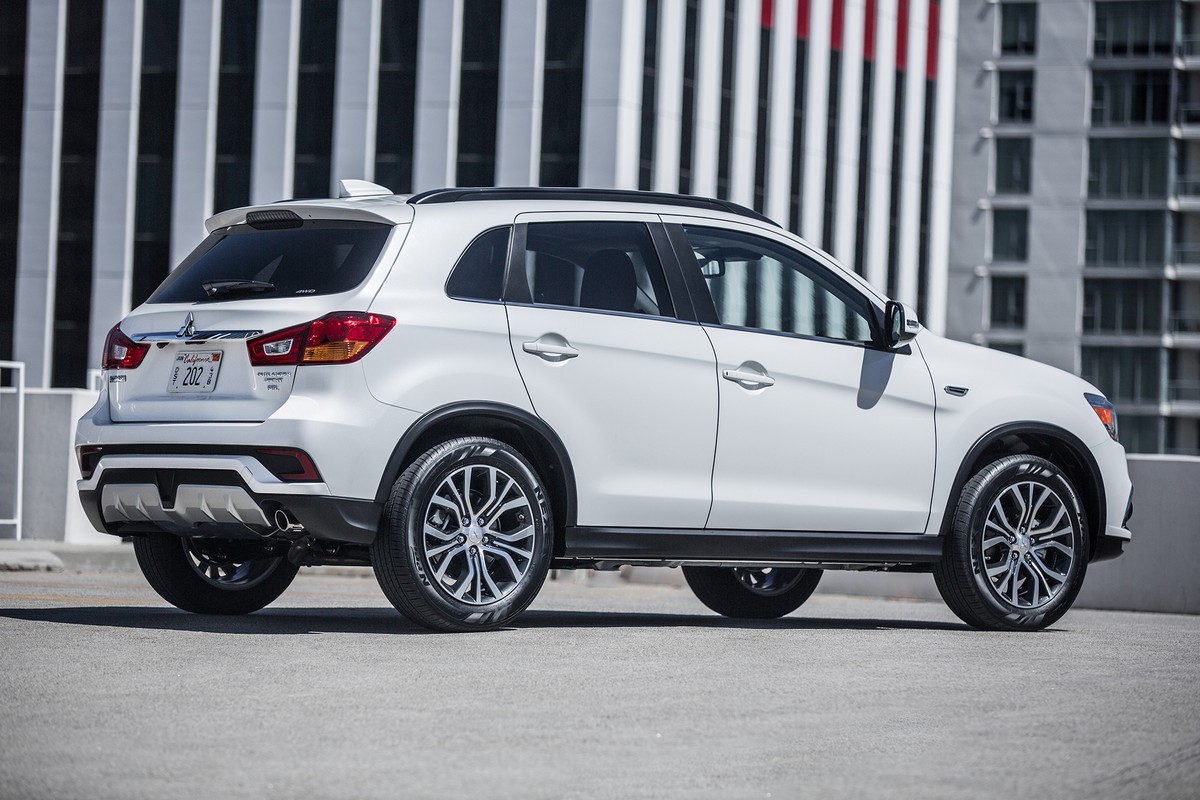 Mitsubishi Outlander Sport 2018 &quot;chot gia&quot; 568 trieu dong-Hinh-7