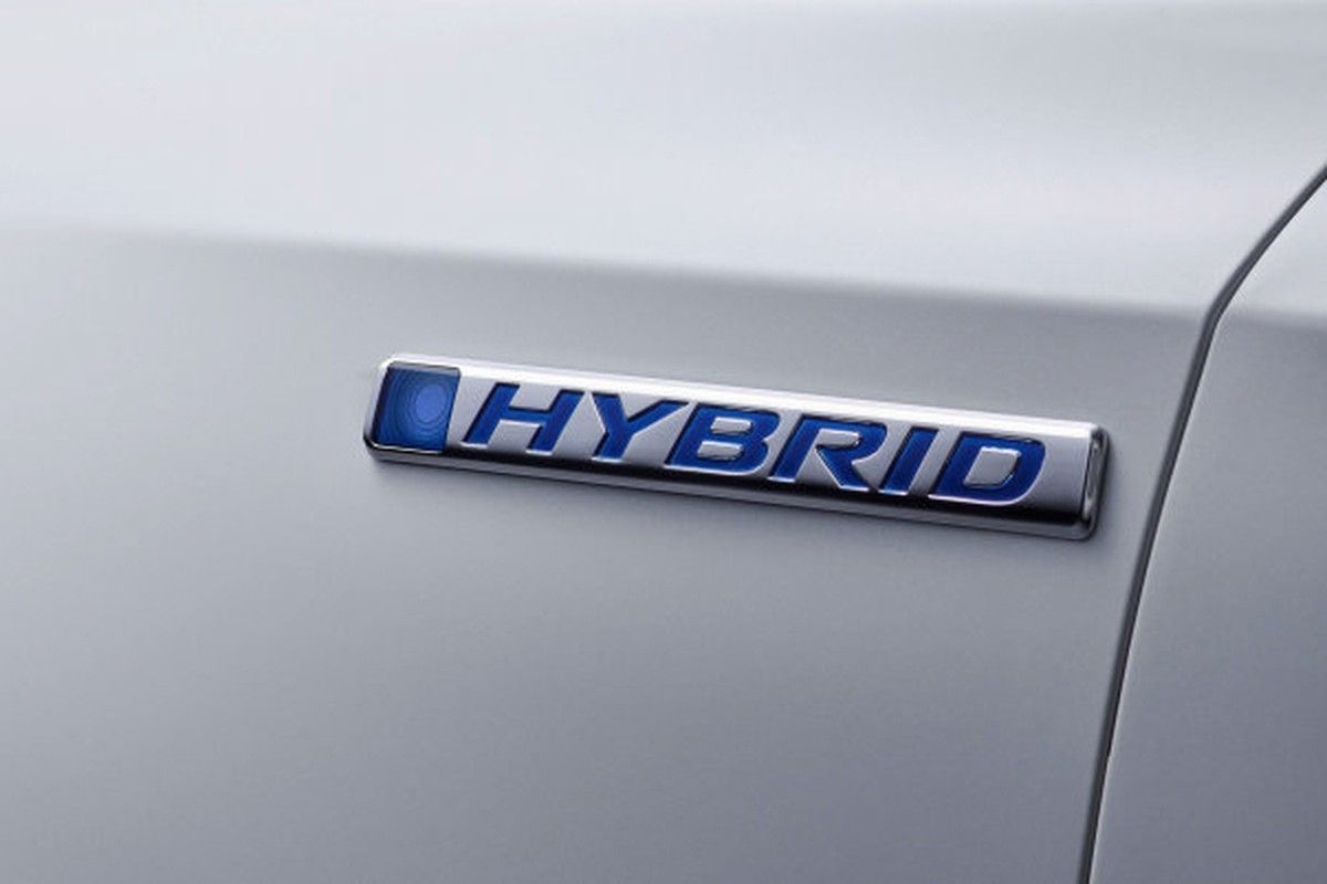 Honda &quot;nha hang&quot; xe oto CR-V hybrid phien ban 2018-Hinh-3