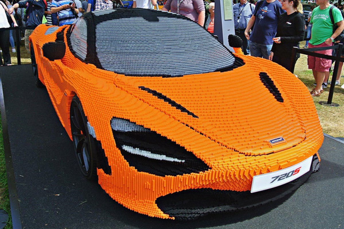 Hoang tu Anh thich thu voi sieu xe McLaren 720S lego-Hinh-7