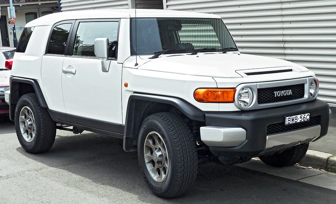 Toyota “khai tu” FJ Cruiser, thay bang ban tai Hilux