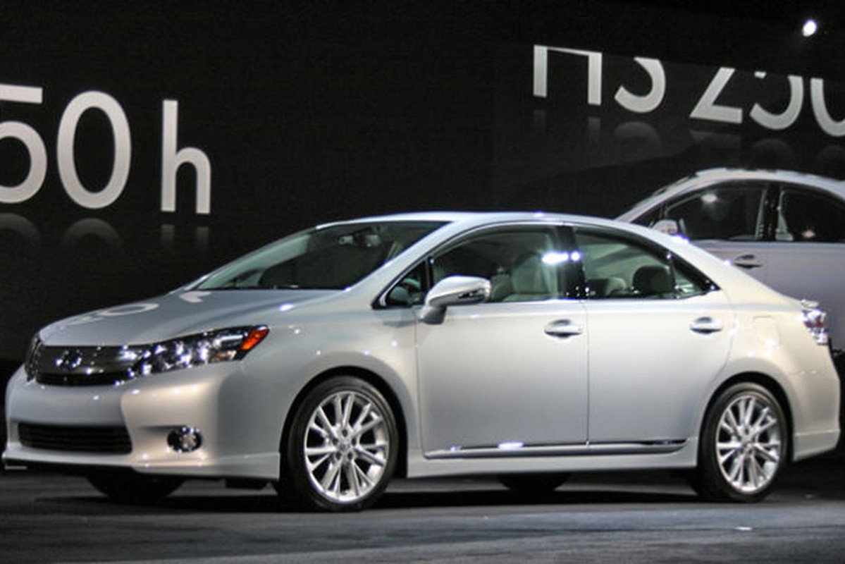 Gan 20 nghin xe sang Lexus HS250h &quot;dinh loi&quot; dien