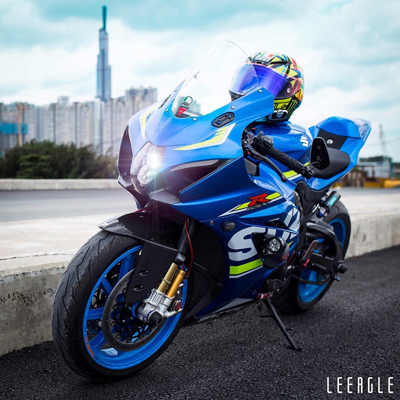 Dan choi Sai Gon chi 500 trieu do moto Suzuki GSX-R1000