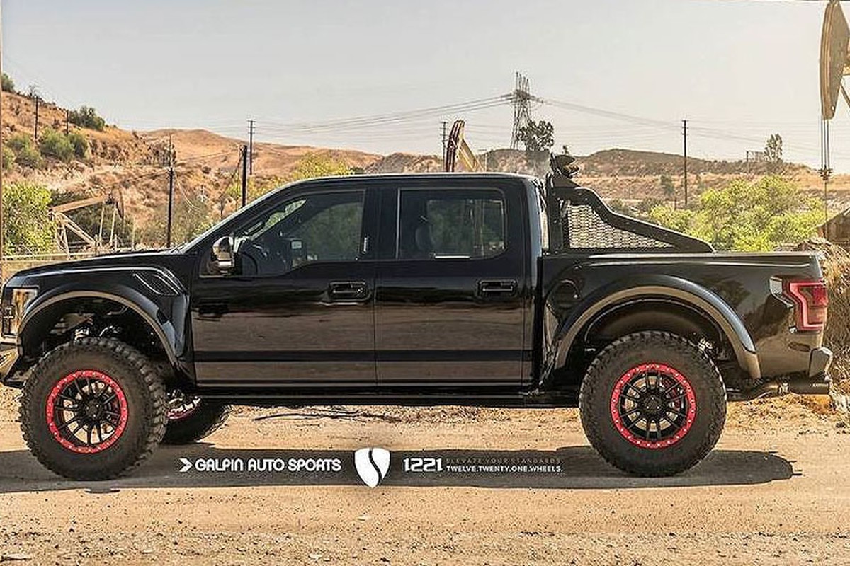 Sieu ban tai Ford F-150 Raptor do khung 