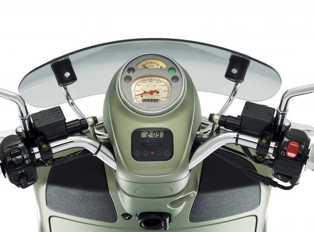 Xe ga Vespa dac biet 2019, dat nhat hon 370 trieu dong-Hinh-9