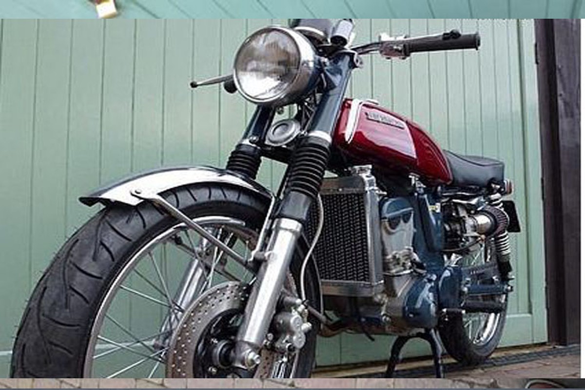 “Choang” Honda 67 muon dong co Kawasaki 250cc-Hinh-3