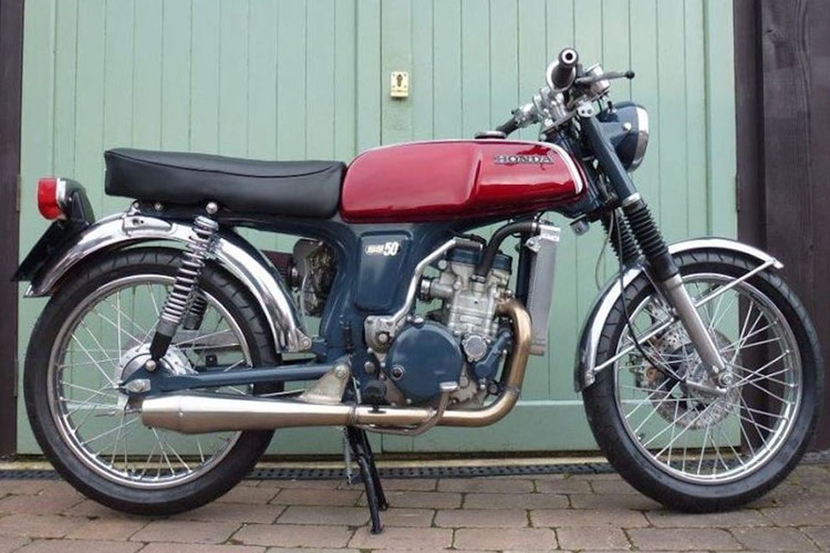 “Choang” Honda 67 muon dong co Kawasaki 250cc