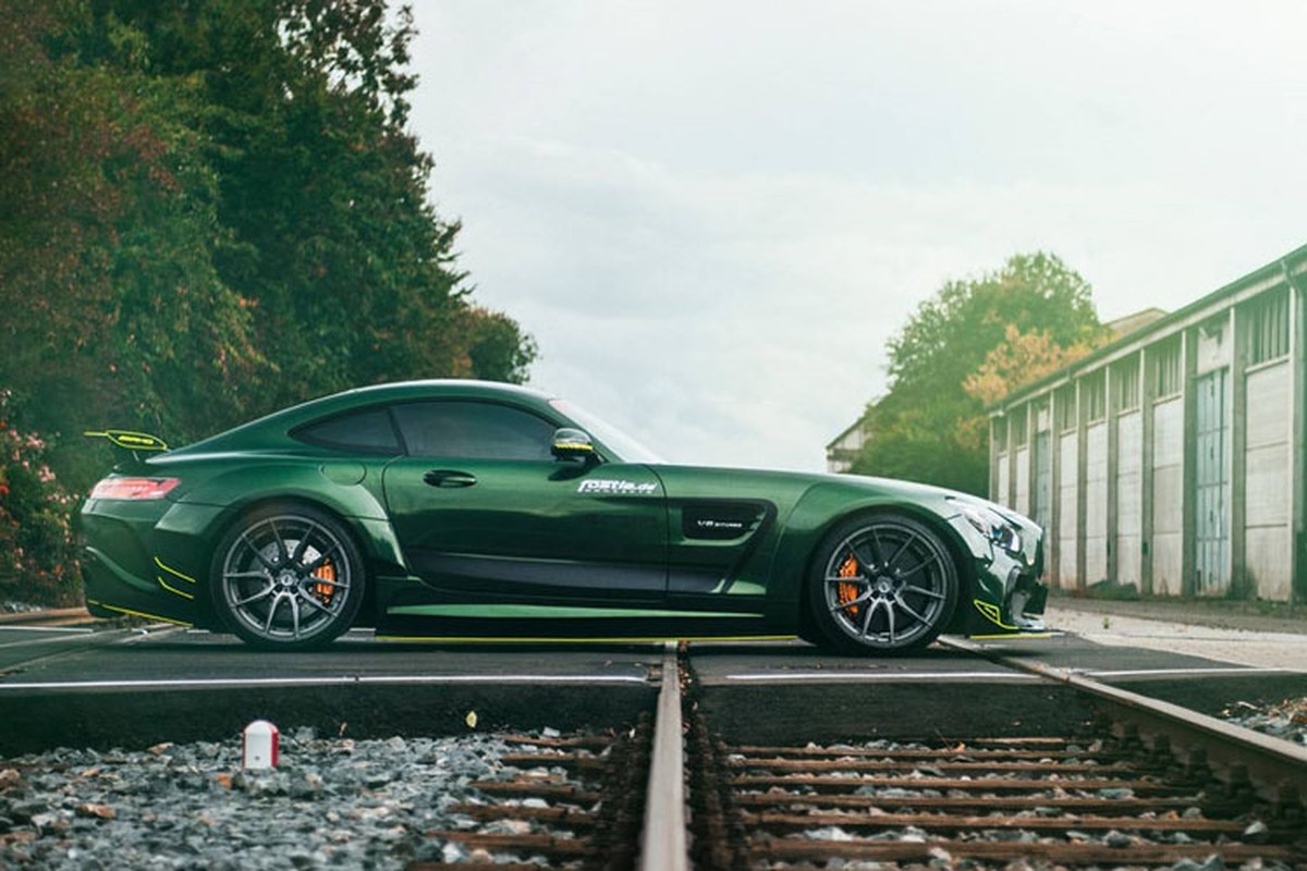 “Quai thu dia nguc xanh” Mercedes-AMG GT do bodykit sieu doc-Hinh-5