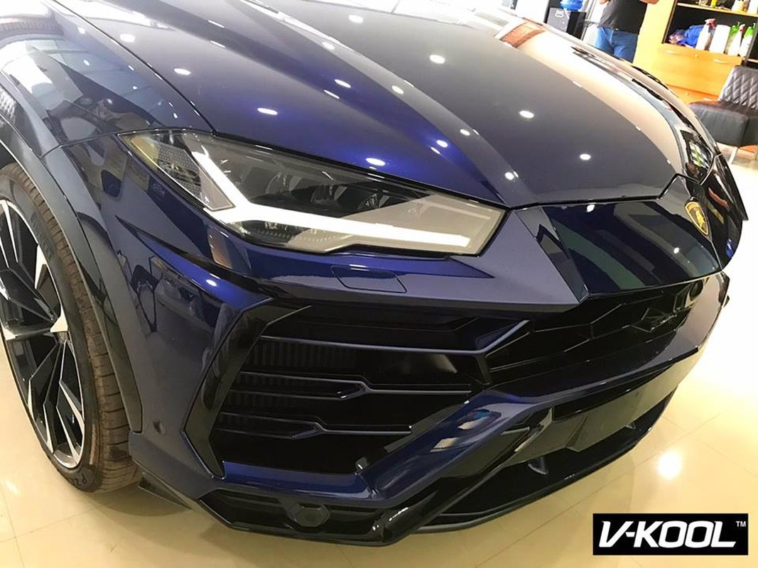 Can canh sieu SUV Lamborghini Urus dau tien cua dai gia Lao-Hinh-3