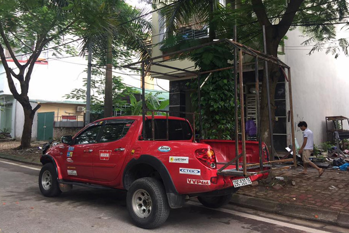 Mitsubishi Triton do nha di dong chi 300 trieu tai Viet Nam-Hinh-2